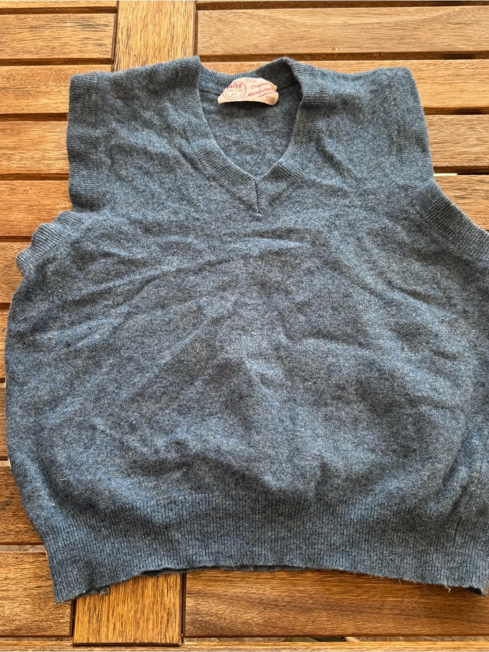 VINTAGE Classic V-Neck Women's Sweater Vest - Gray